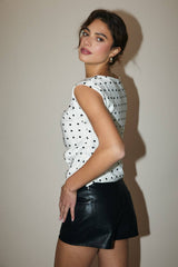 BOAT NECK PLEATED DETAIL SATIN TOP IN POLKA DOT: CREAM-BLACK DOT / M