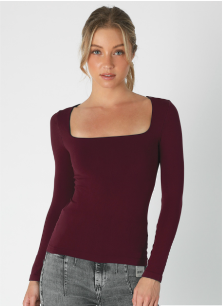 Clean Line square Neck longsleeve